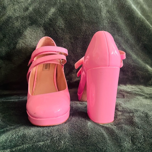 Pink Heels - Picture 5 of 5